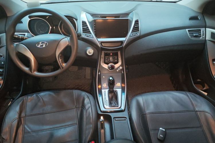 Used Hyundai Elantra (5th Generation / Langdong) 2013 1.6L Automatic Leading Model Center Console