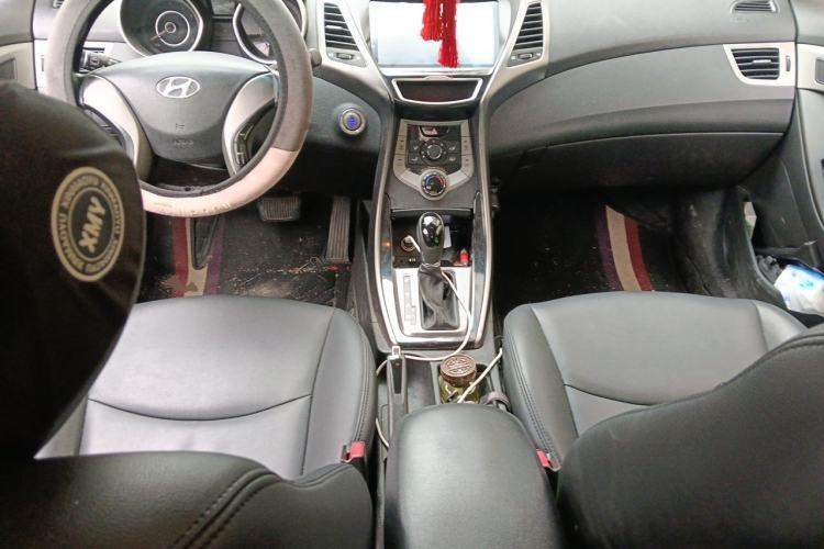 Used Hyundai Elantra (5th Generation / Langdong) 2013 1.6L Automatic Leading Model Center Console
