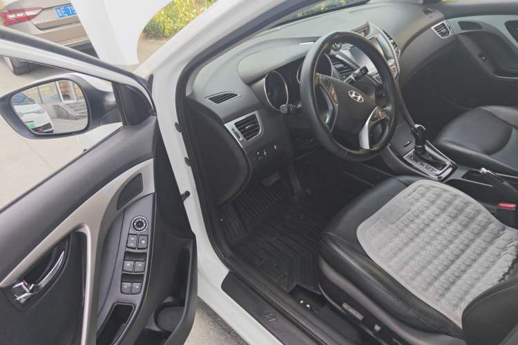 Used Hyundai Elantra (5th Generation / Langdong) 2013 1.6L Automatic Luxury Model Driver Seat