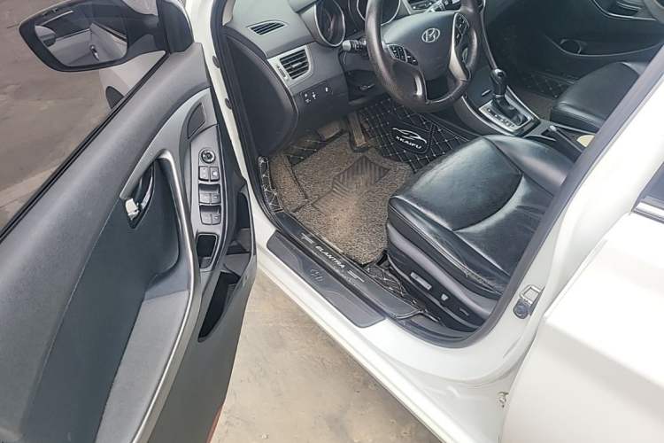 Used Hyundai Elantra (5th Generation / Langdong) 2013 1.6L Automatic Leading Model Driver Seat