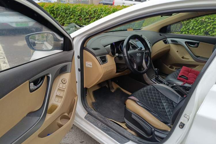 Used Hyundai Elantra (5th Generation / Langdong) 2013 1.6L Automatic Luxury Model Driver Seat