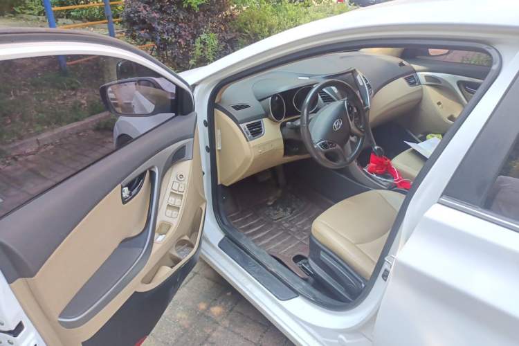 Used Hyundai Elantra (5th Generation / Langdong) 2013 1.6L Automatic Luxury Model Driver Seat