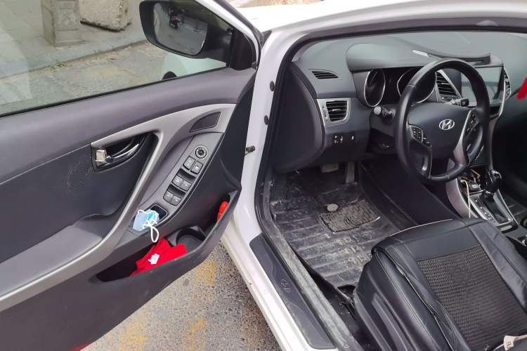 Used Hyundai Elantra (5th Generation / Langdong) 2013 1.6L Automatic Luxury Model Driver Seat
