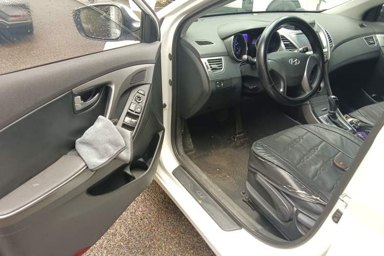 Used Hyundai Elantra (5th Generation / Langdong) 2013 1.6L Automatic Leading Model Driver Seat