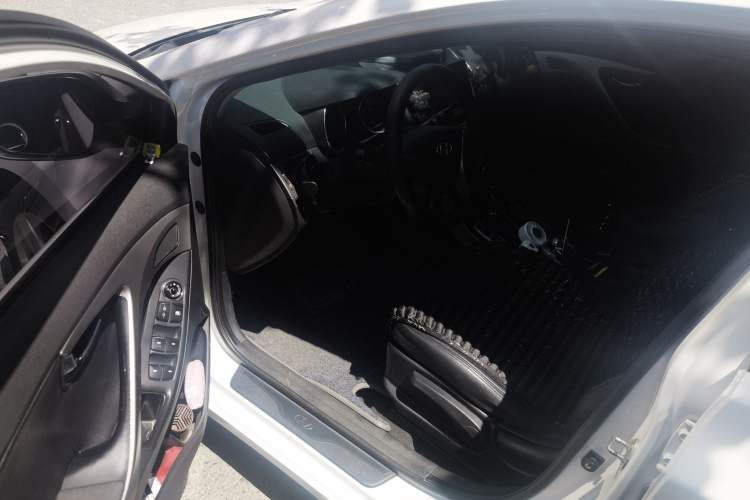 Used Hyundai Elantra (5th Generation / Langdong) 2013 1.6L Automatic Leading Model Driver Seat