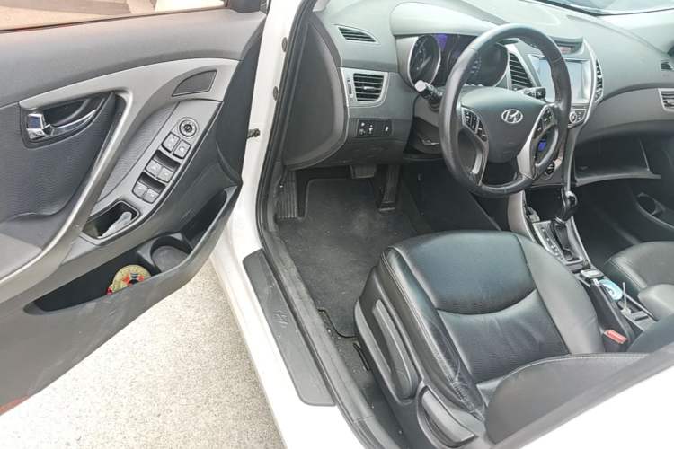Used Hyundai Elantra (5th Generation / Langdong) 2013 1.6L Automatic Luxury Model Driver Seat