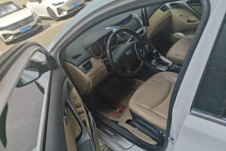 Used Hyundai Elantra (5th Generation / Langdong) 2013 1.6L Automatic Luxury Model Driver Seat