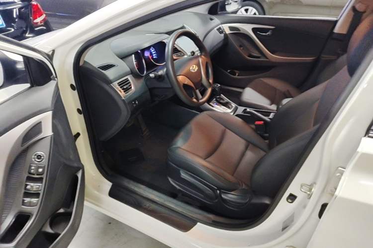 Used Hyundai Elantra (5th Generation / Langdong) 2013 1.6L Automatic Leading Model Driver Seat