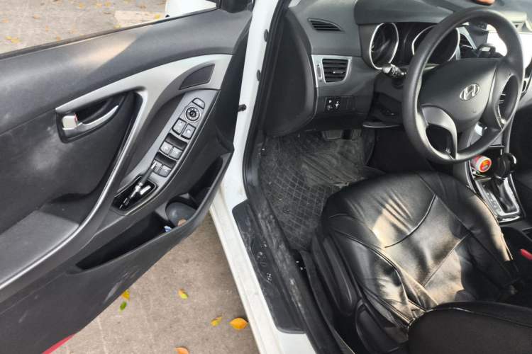 Used Hyundai Elantra (5th Generation / Langdong) 2013 1.6L Automatic Leading Model Driver Seat