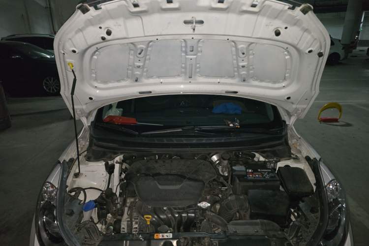 Used Hyundai Elantra (5th Generation / Langdong) 2013 1.6L Automatic Luxury Model Engine Bay