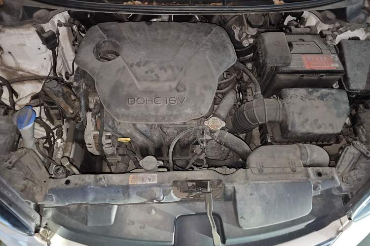 Used Hyundai Elantra (5th Generation / Langdong) 2013 1.6L Automatic Leading Model Engine Bay