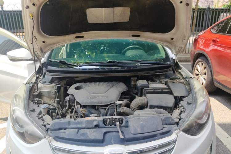 Used Hyundai Elantra (5th Generation / Langdong) 2013 1.6L Automatic Leading Model Engine Bay