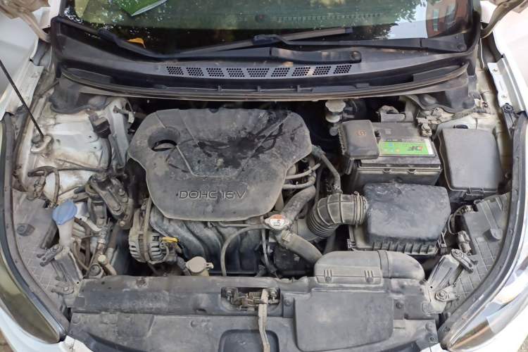 Used Hyundai Elantra (5th Generation / Langdong) 2013 1.6L Automatic Luxury Model Engine Bay