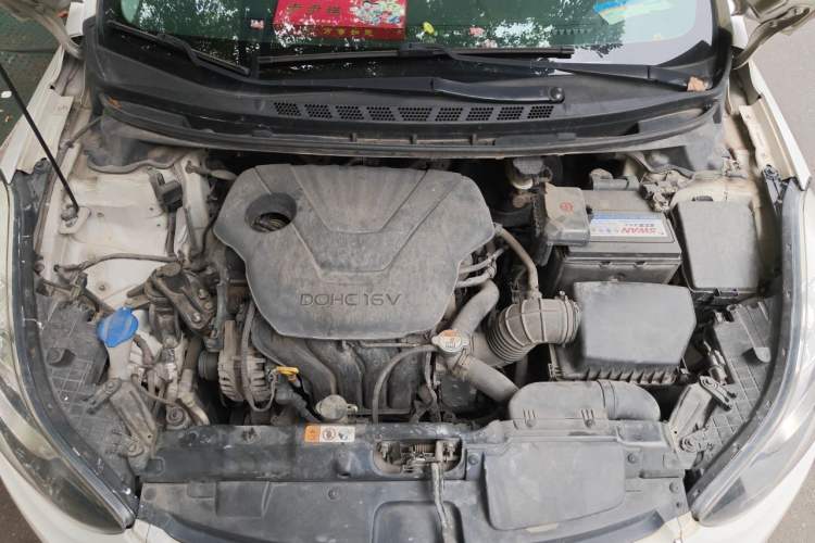 Used Hyundai Elantra (5th Generation / Langdong) 2013 1.6L Automatic Leading Model Engine Bay