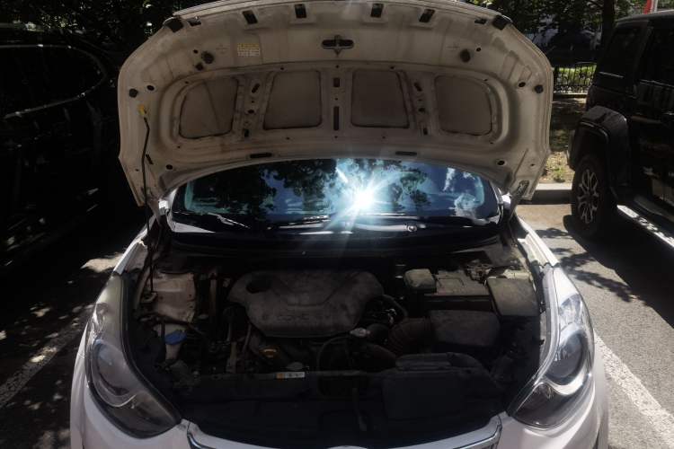 Used Hyundai Elantra (5th Generation / Langdong) 2013 1.6L Automatic Leading Model Engine Bay