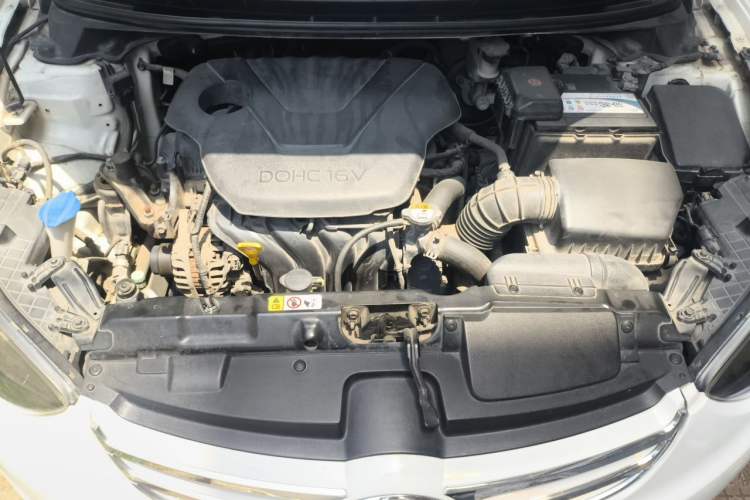 Used Hyundai Elantra (5th Generation / Langdong) 2013 1.6L Automatic Leading Model Engine Bay