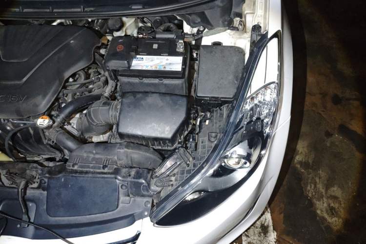 Used Hyundai Elantra (5th Generation / Langdong) 2013 1.6L Automatic Luxury Model Engine Bay Left