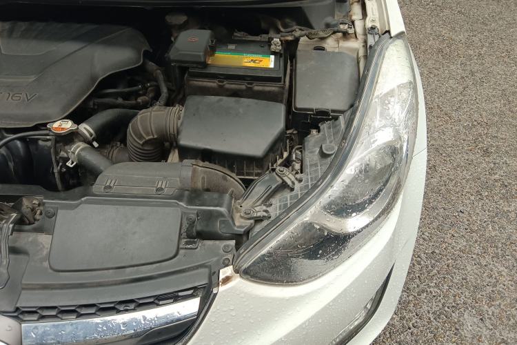 Used Hyundai Elantra (5th Generation / Langdong) 2013 1.6L Automatic Leading Model Engine Bay Left