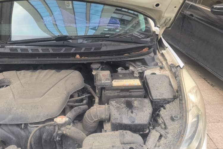 Used Hyundai Elantra (5th Generation / Langdong) 2013 1.6L Automatic Luxury Model Engine Bay Left
