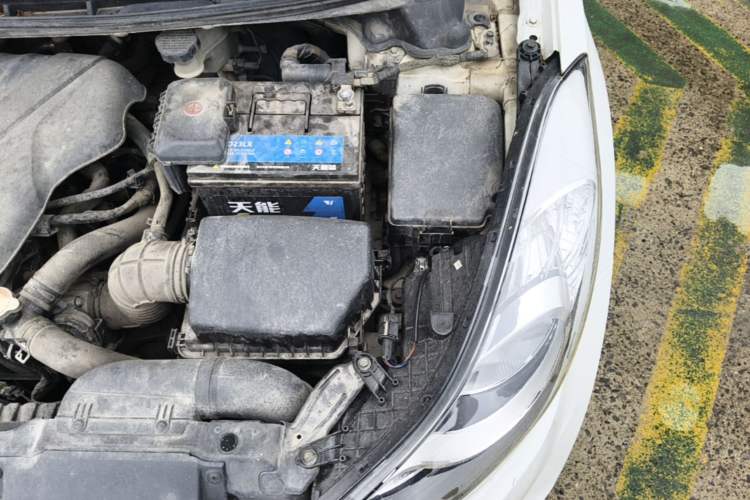 Used Hyundai Elantra (5th Generation / Langdong) 2013 1.6L Automatic Luxury Model Engine Bay Left