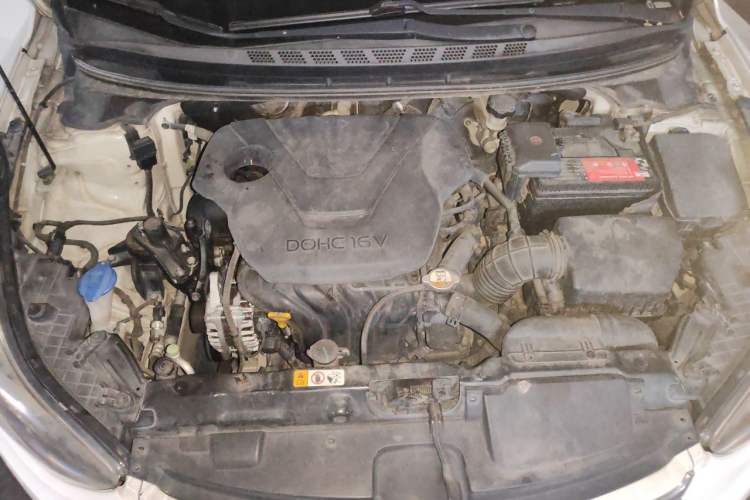 Used Hyundai Elantra (5th Generation / Langdong) 2013 1.6L Automatic Luxury Model Engine Bay