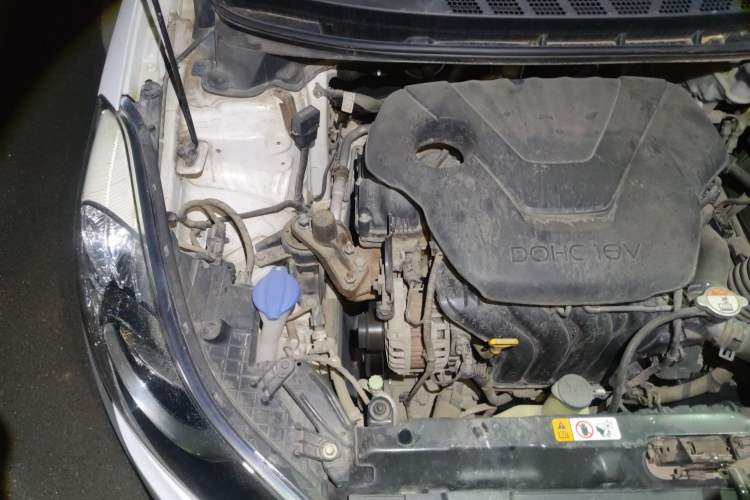 Used Hyundai Elantra (5th Generation / Langdong) 2013 1.6L Automatic Luxury Model Engine Bay Right