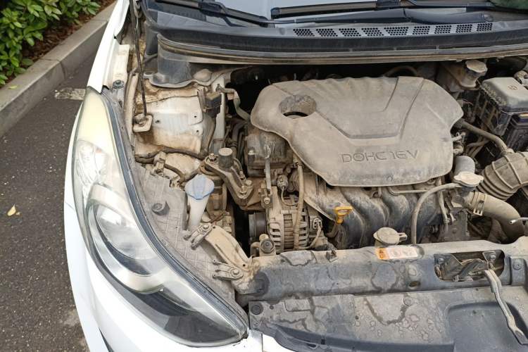 Used Hyundai Elantra (5th Generation / Langdong) 2013 1.6L Automatic Luxury Model Engine Bay Right