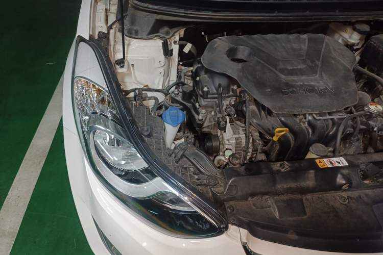 Used Hyundai Elantra (5th Generation / Langdong) 2013 1.6L Automatic Luxury Model Engine Bay Right