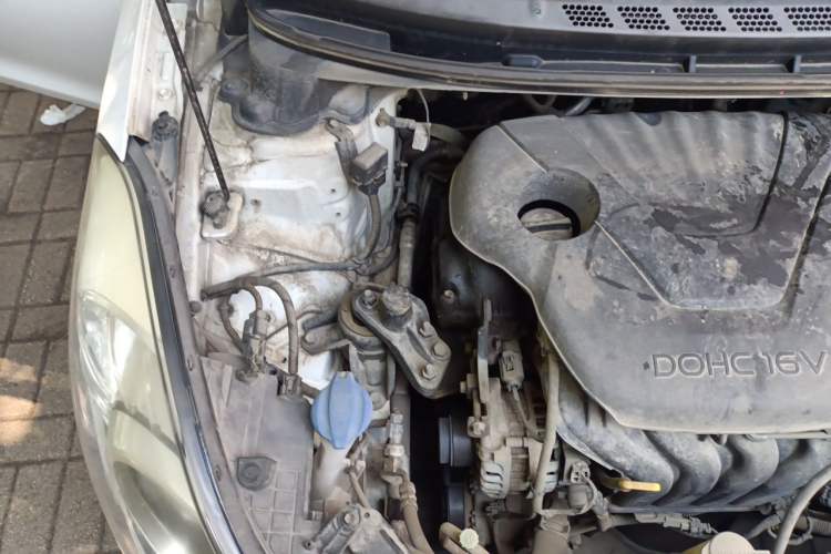 Used Hyundai Elantra (5th Generation / Langdong) 2013 1.6L Automatic Luxury Model Engine Bay Right