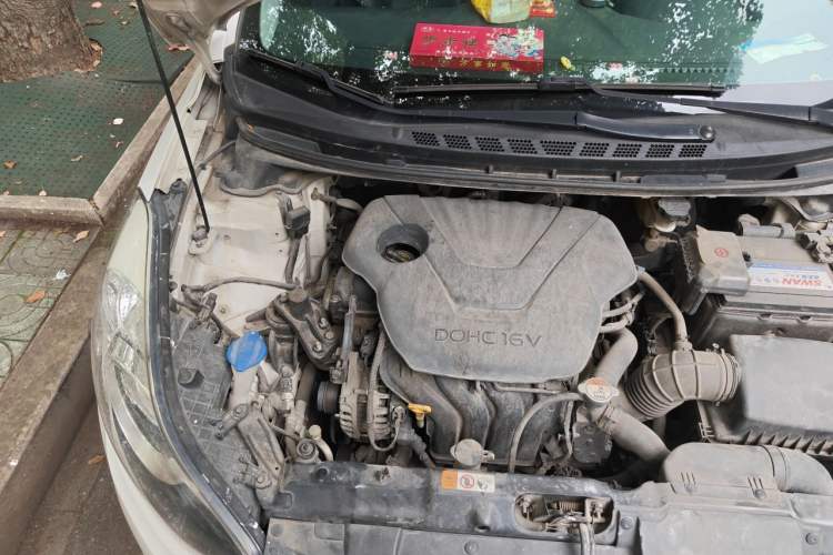 Used Hyundai Elantra (5th Generation / Langdong) 2013 1.6L Automatic Leading Model Engine Bay Right