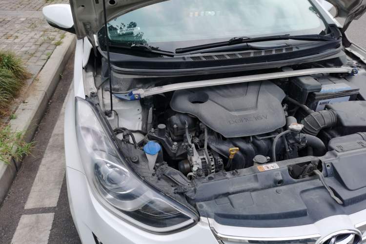 Used Hyundai Elantra (5th Generation / Langdong) 2013 1.6L Automatic Leading Model Engine Bay Right