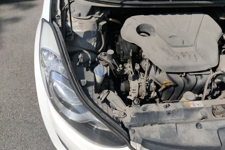 Used Hyundai Elantra (5th Generation / Langdong) 2013 1.6L Automatic Luxury Model Engine Bay Right