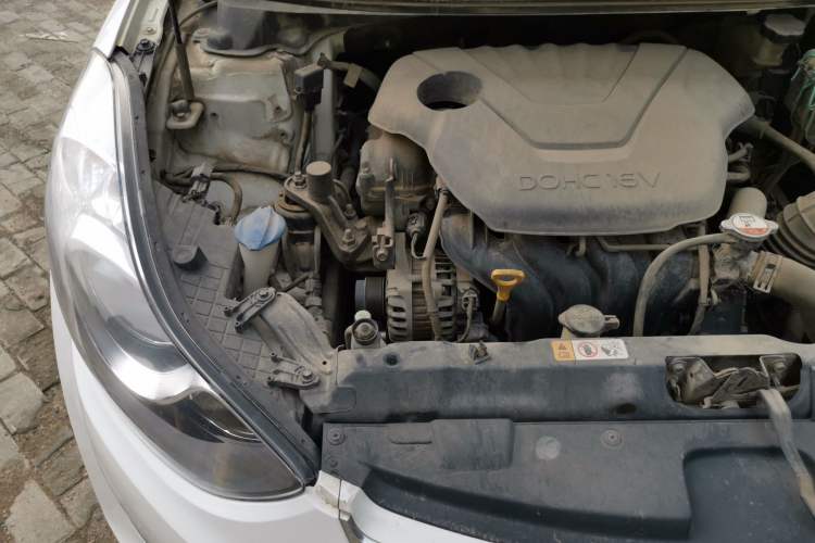 Used Hyundai Elantra (5th Generation / Langdong) 2013 1.6L Automatic Luxury Model Engine Bay Right