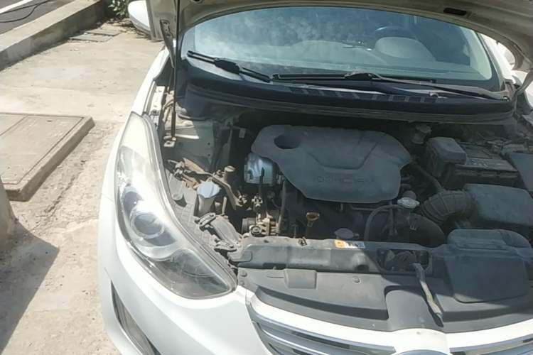 Used Hyundai Elantra (5th Generation / Langdong) 2013 1.6L Automatic Luxury Model Engine Bay Right