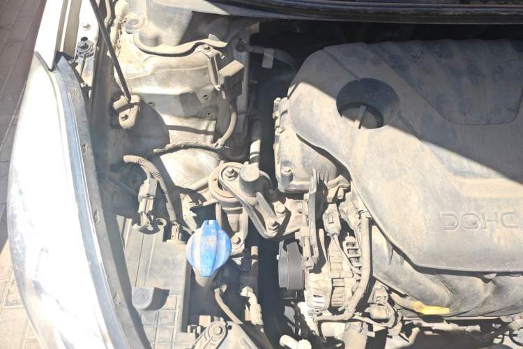 Used Hyundai Elantra (5th Generation / Langdong) 2013 1.6L Automatic Luxury Model Engine Bay Right