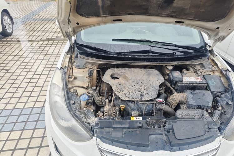 Used Hyundai Elantra (5th Generation / Langdong) 2013 1.6L Automatic Leading Model Engine Bay Right