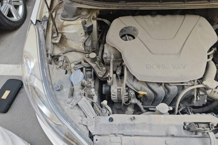 Used Hyundai Elantra (5th Generation / Langdong) 2013 1.6L Automatic Luxury Model Engine Bay Right