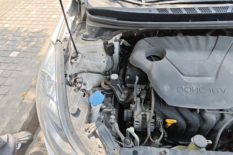 Used Hyundai Elantra (5th Generation / Langdong) 2013 1.6L Automatic Luxury Model Engine Bay Right