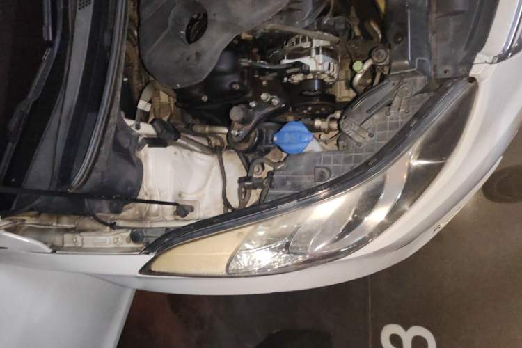 Used Hyundai Elantra (5th Generation / Langdong) 2013 1.6L Automatic Luxury Model Engine Bay Right