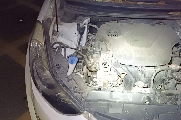 Used Hyundai Elantra (5th Generation / Langdong) 2013 1.6L Automatic Luxury Model Engine Bay Right