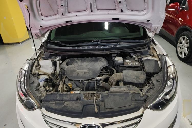 Used Hyundai Elantra (5th Generation / Langdong) 2013 1.6L Automatic Leading Model Engine Bay