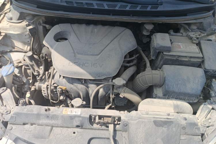 Used Hyundai Elantra (5th Generation / Langdong) 2013 1.6L Automatic Leading Model Engine Bay