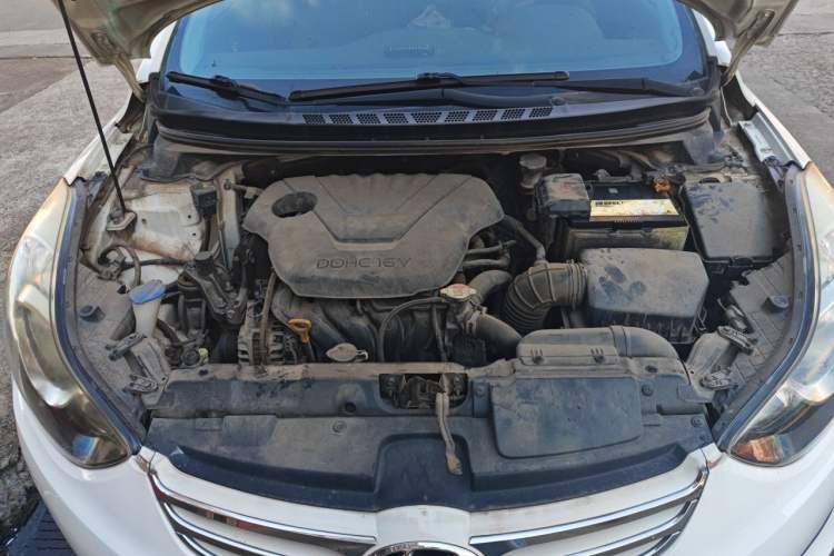 Used Hyundai Elantra (5th Generation / Langdong) 2013 1.6L Automatic Leading Model Engine Bay