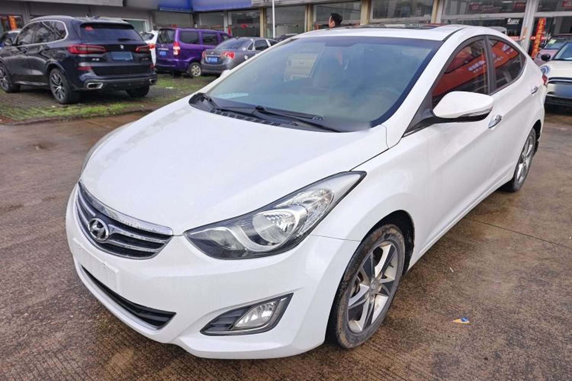 Used Hyundai Elantra (5th Generation / Langdong) 2013 1.6L Automatic Leading Model Front Left 45 Deg