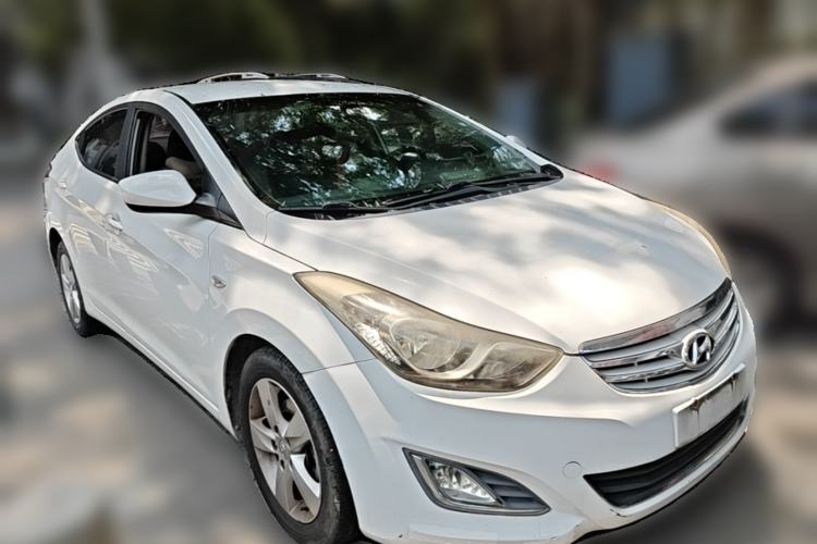 Used Hyundai Elantra (5th Generation / Langdong) 2013 1.6L Automatic Leading Model Front Right 45 Deg