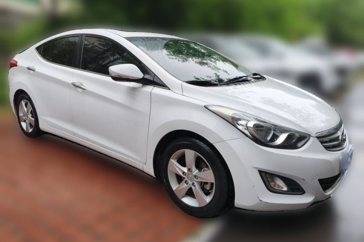 Used Hyundai Elantra (5th Generation / Langdong) 2013 1.6L Automatic Luxury Model Front Right 45 Deg