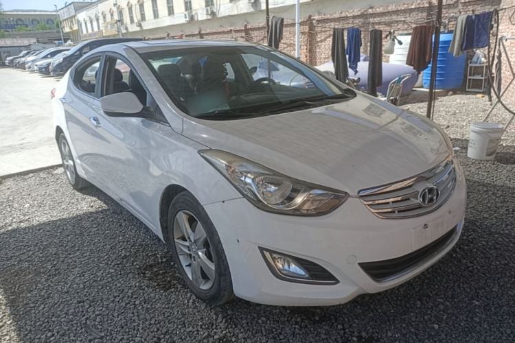 Used Hyundai Elantra (5th Generation / Langdong) 2013 1.6L Automatic Leading Model Front Right 45 Deg