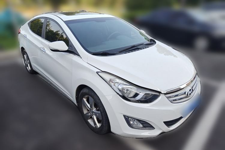Used Hyundai Elantra (5th Generation / Langdong) 2013 1.6L Automatic Leading Model Front Right 45 Deg