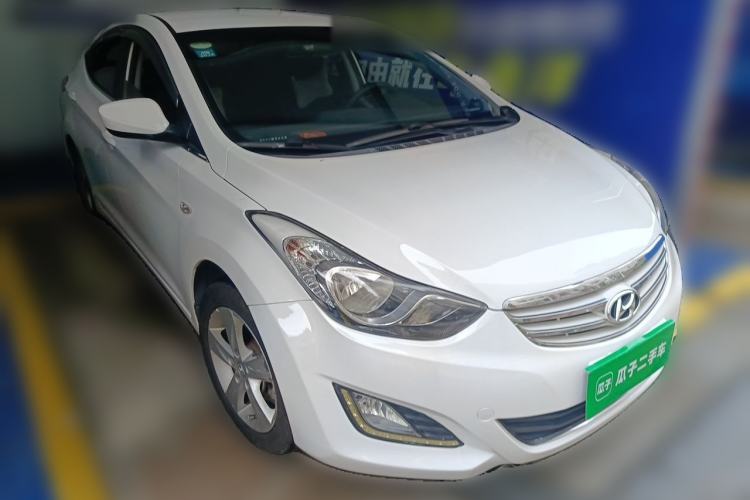Used Hyundai Elantra (5th Generation / Langdong) 2013 1.6L Automatic Leading Model Front Right 45 Deg