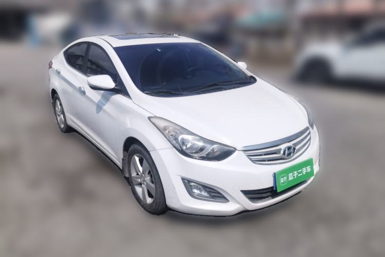 Used Hyundai Elantra (5th Generation / Langdong) 2013 1.6L Automatic Leading Model Front Right 45 Deg